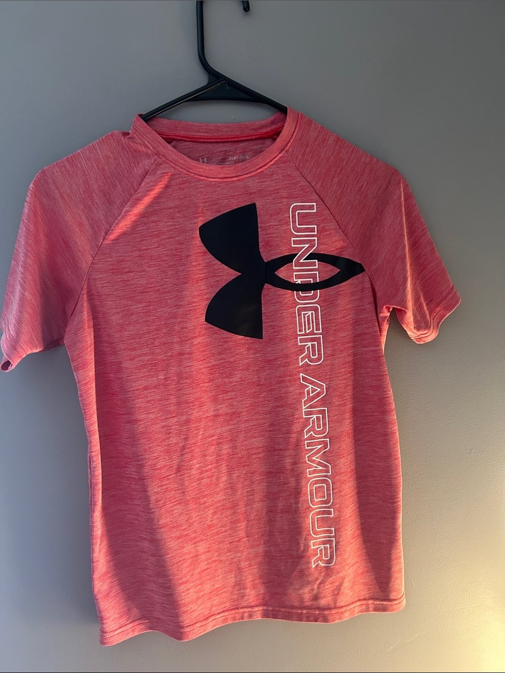Under Armour Boy’s Large Red Heather Performance Tee with Black Logo